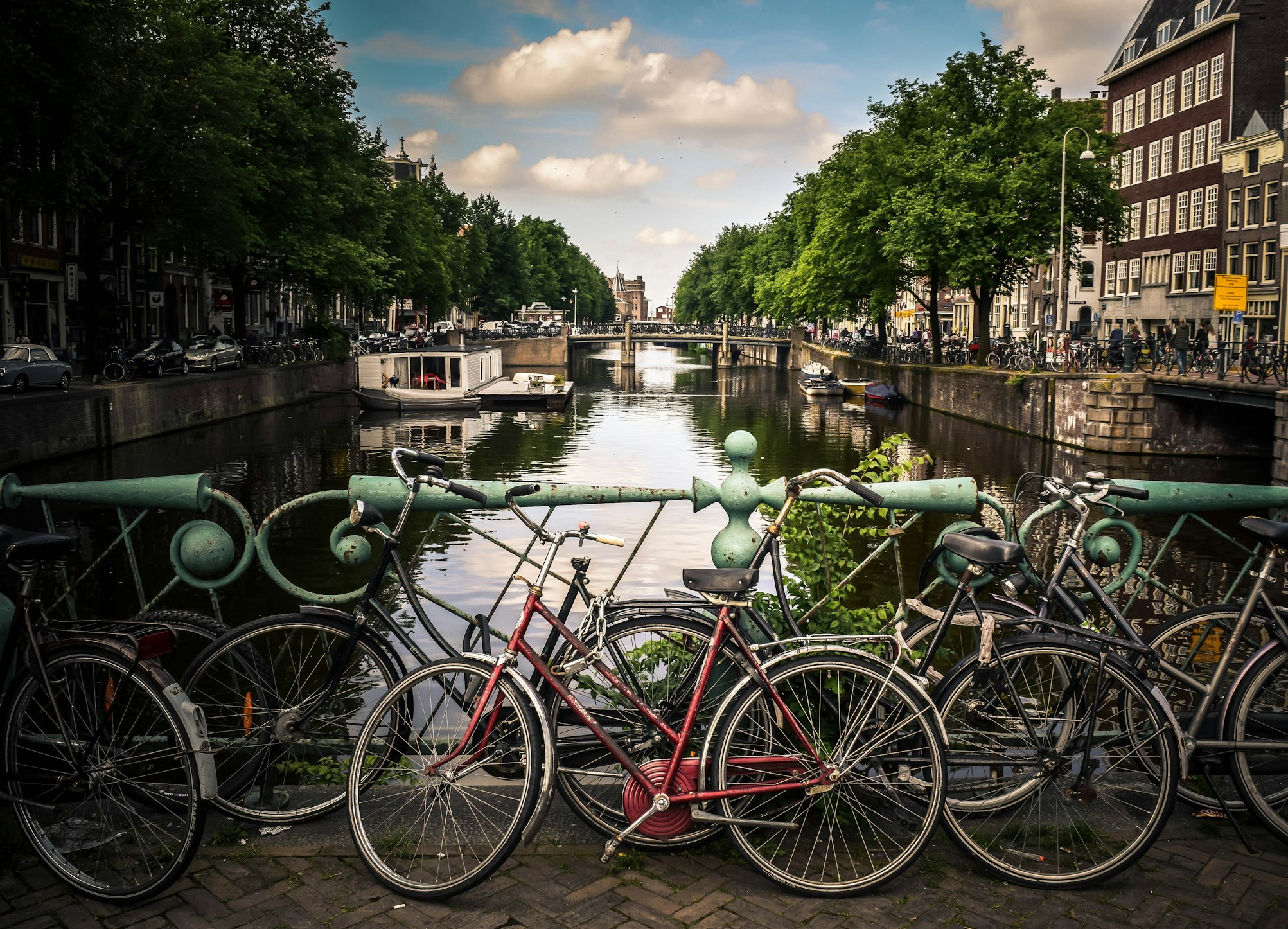 Vue sur les canaux d'Amsterdam