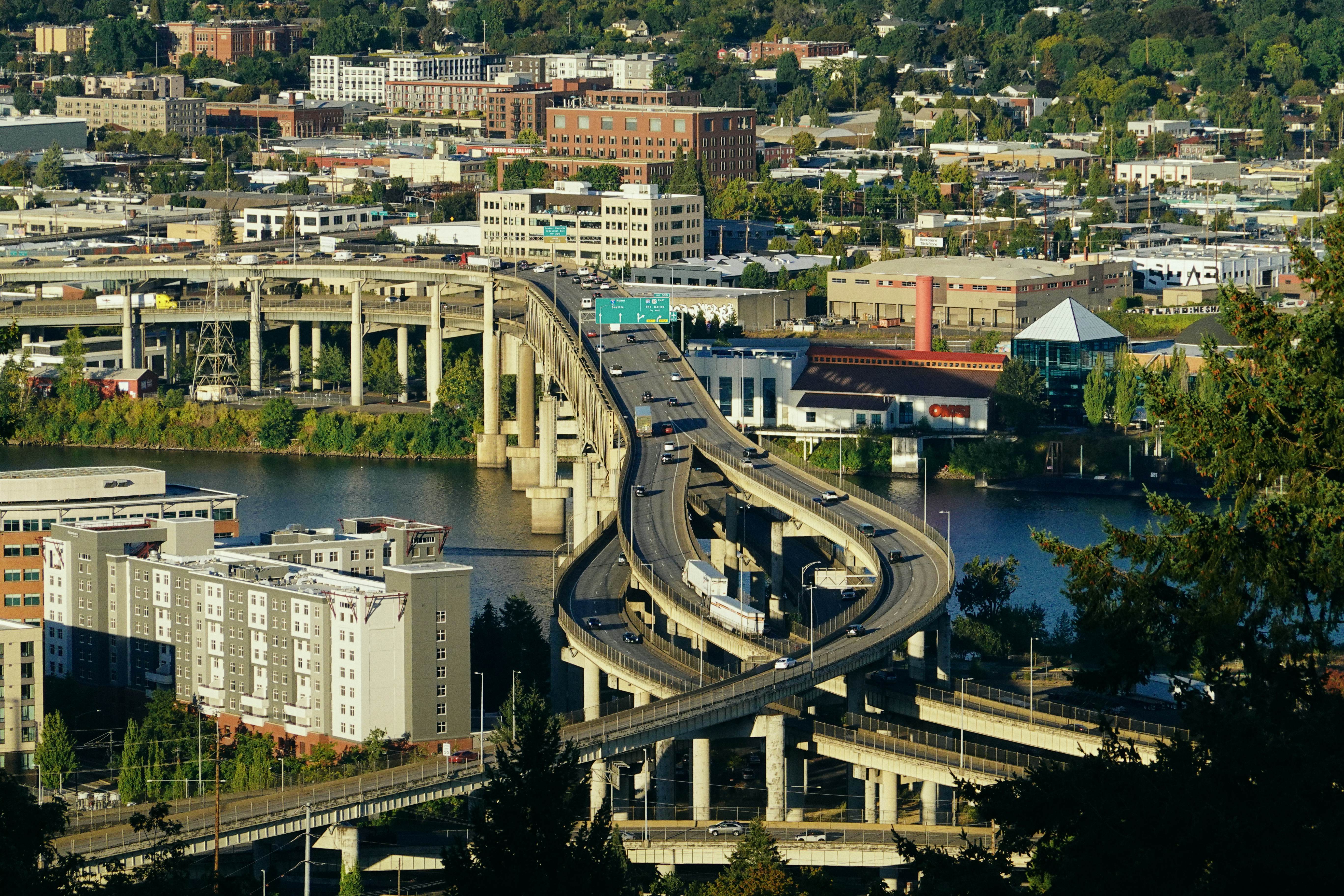 Vue de Portland avec ses ponts emblématiques et le centre-ville